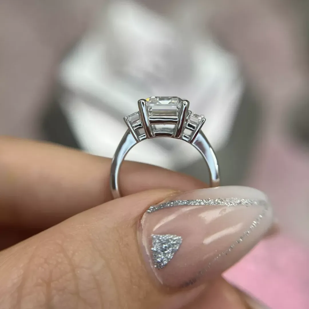 /public/photos/live/Real Emerald Moissanite 3 Stone Engagement Ring 593 (6).webp